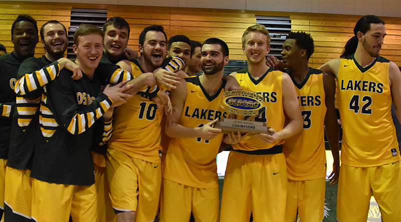 Oswego State with SUNYAC trophy